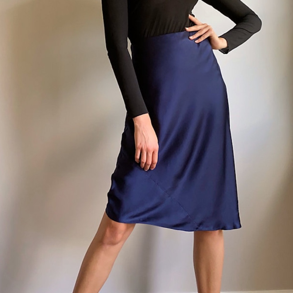 BNWT Aritzia Wilfred Only Slip satin Skirt Sz 0 XS